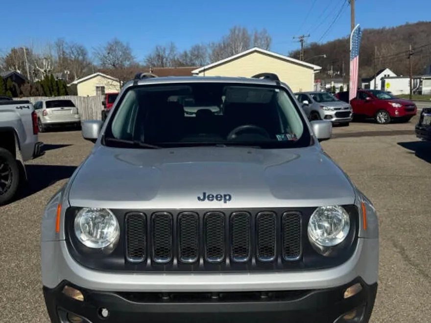 2015 Jeep Renegade Latitude North Edition photo 1