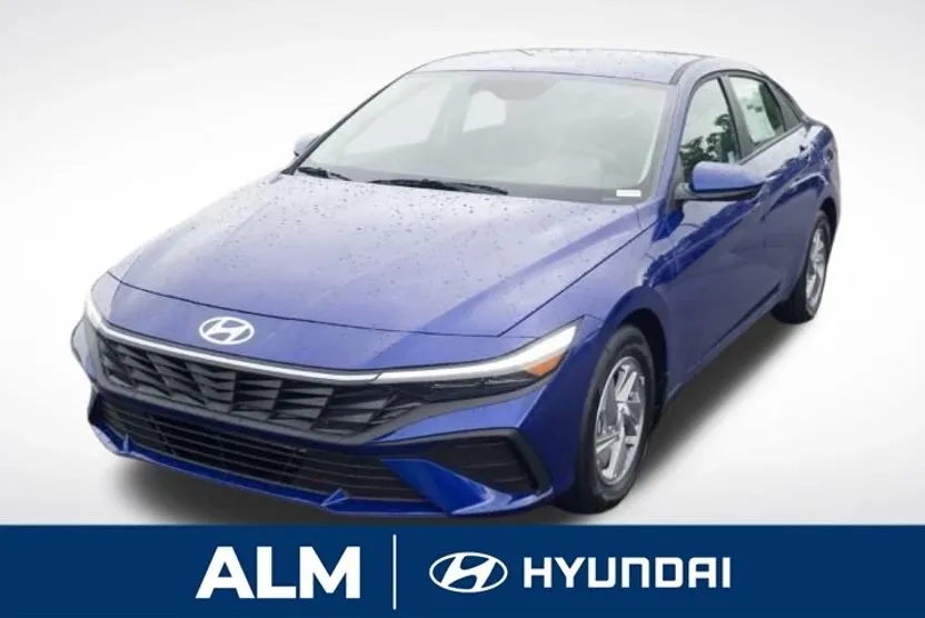2025 Hyundai Elantra SE photo 1