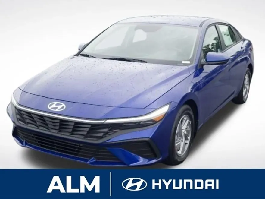 2025 Hyundai Elantra SE photo 1