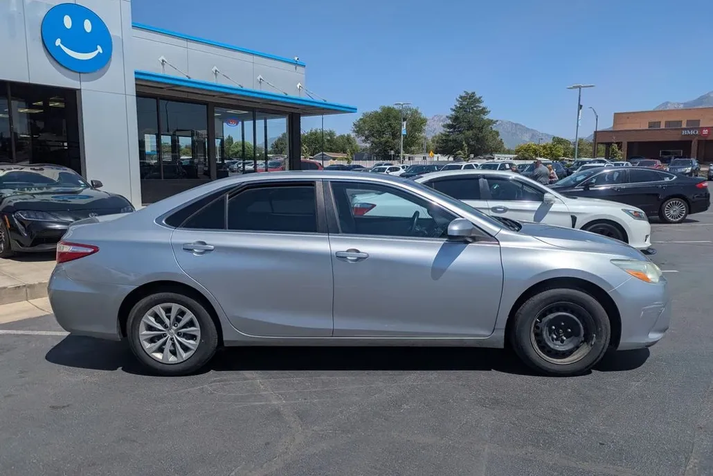 2015 Toyota Camry photo 1