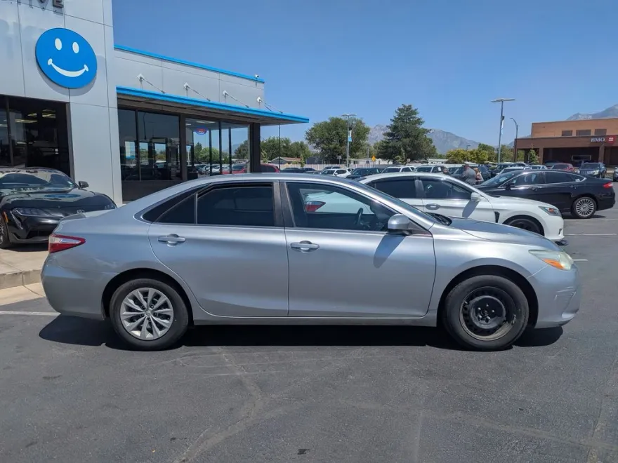 2015 Toyota Camry photo 1