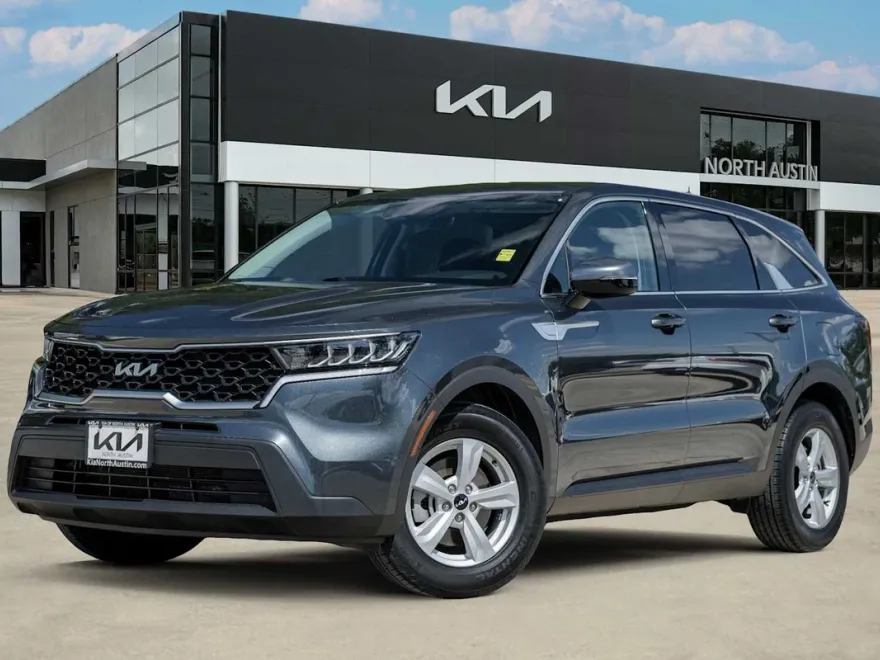 2022 Kia Sorento LX photo 1