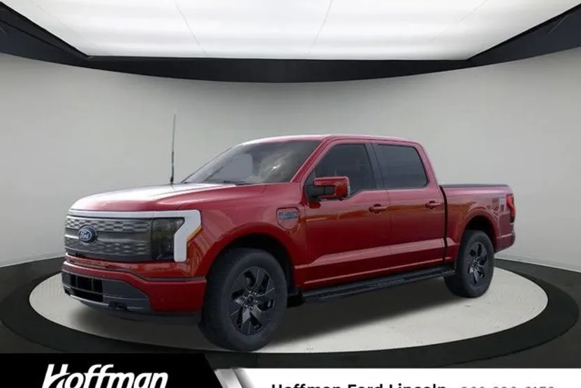 2025 Ford F-150 Lightning Lariat photo 1