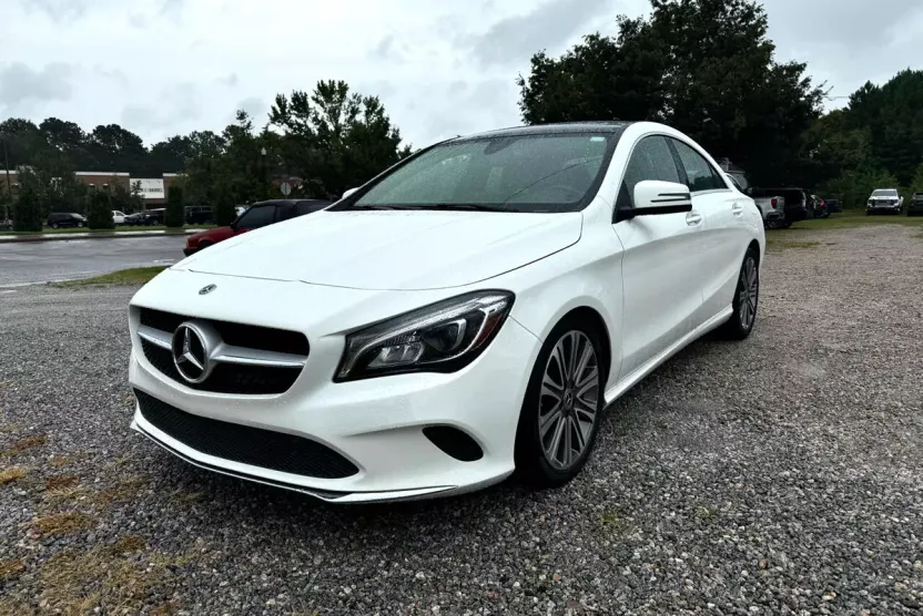 2018 Mercedes Benz CLA 250 4MATIC photo 1