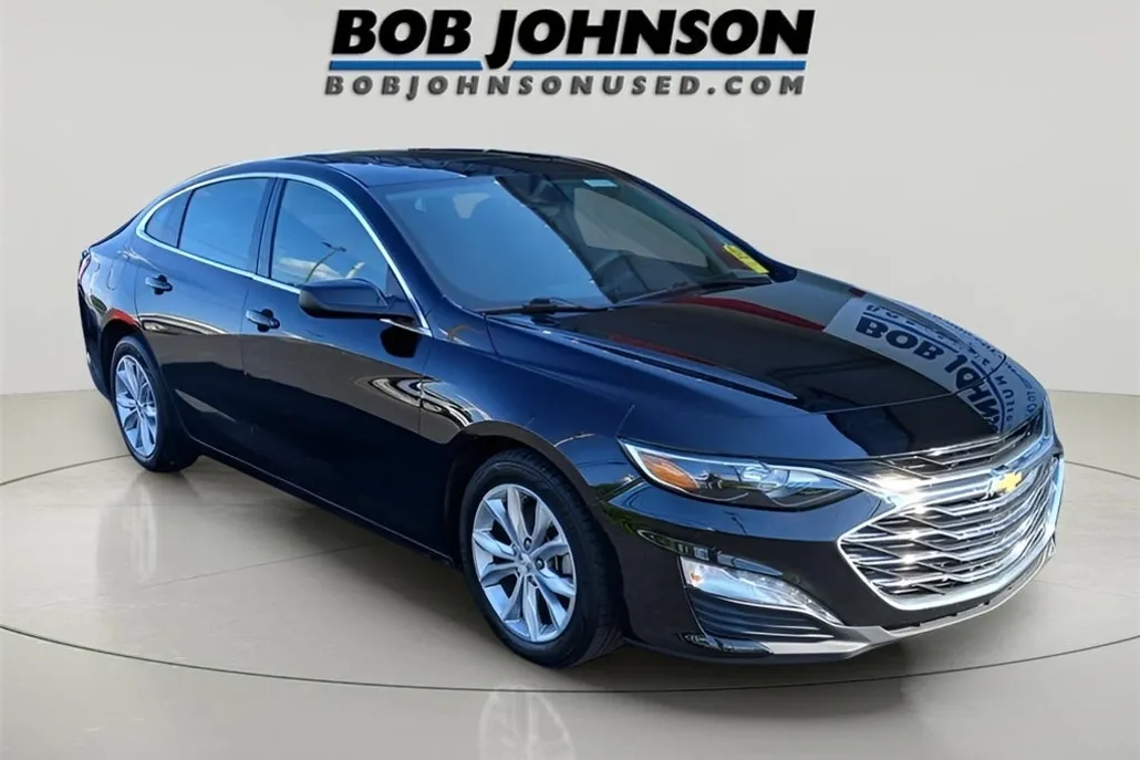 2024 Chevrolet Malibu 1LT photo 1