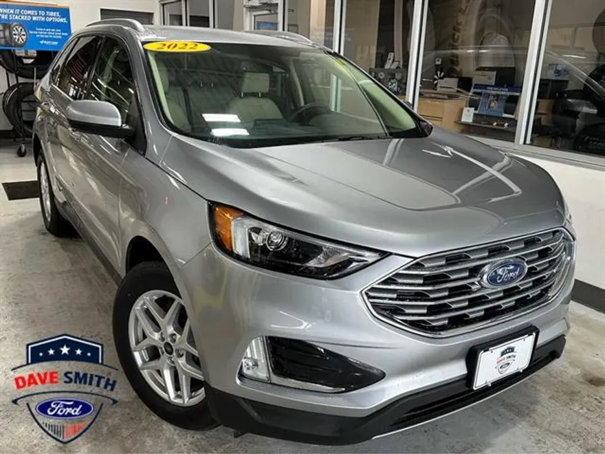 2022 Ford Edge SEL photo 1