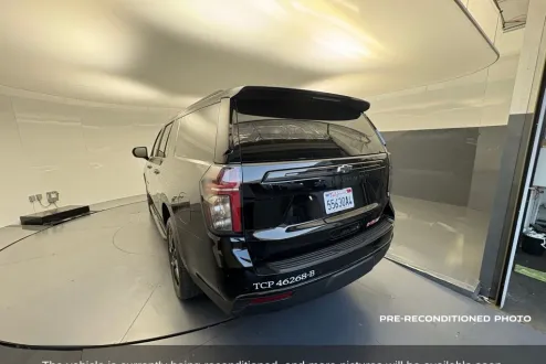 2023 Chevrolet Suburban RST photo 3