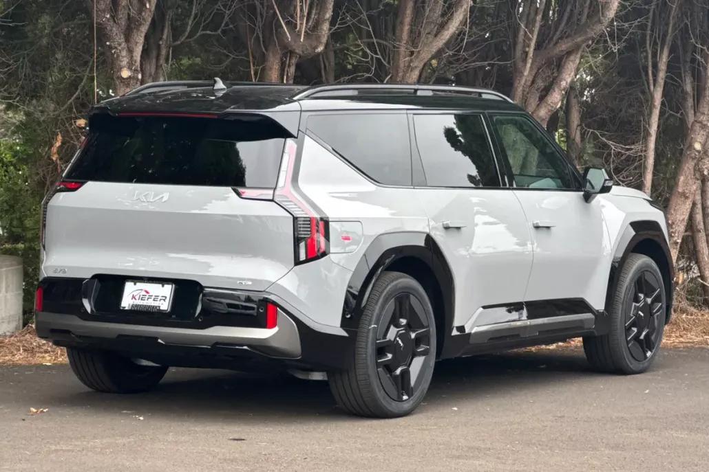 2026 Kia EV9 GT-Line AWD photo 1