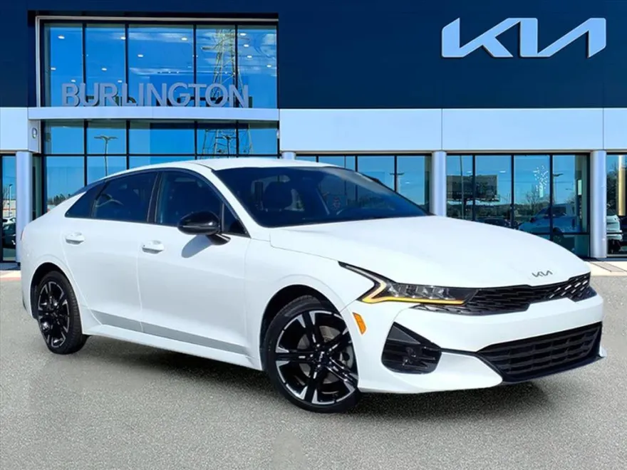 2022 Kia K5 GT-Line photo 1