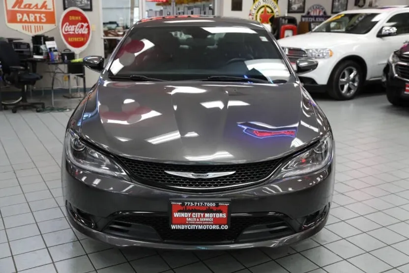 2015 Chrysler 200 S photo 1