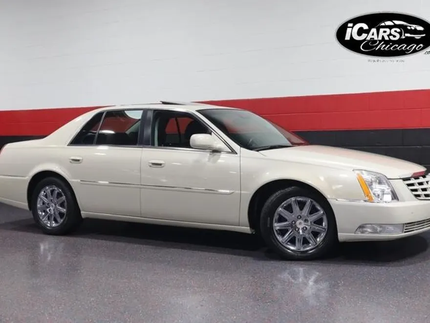2011 Cadillac DTS Premium photo 1