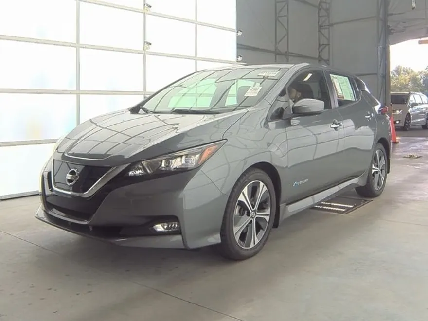 2019 Nissan Leaf SV photo 1