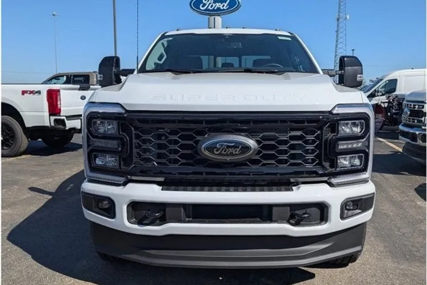 2026 Ford F-350 Lariat photo 1