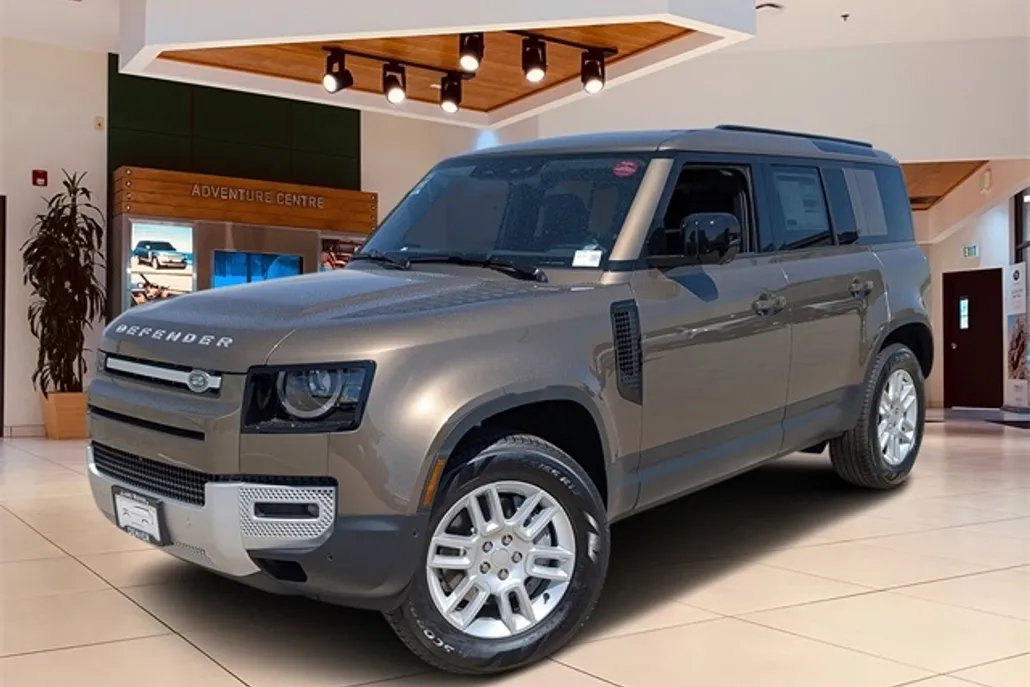 2025 Land Rover Defender 110 S photo 1