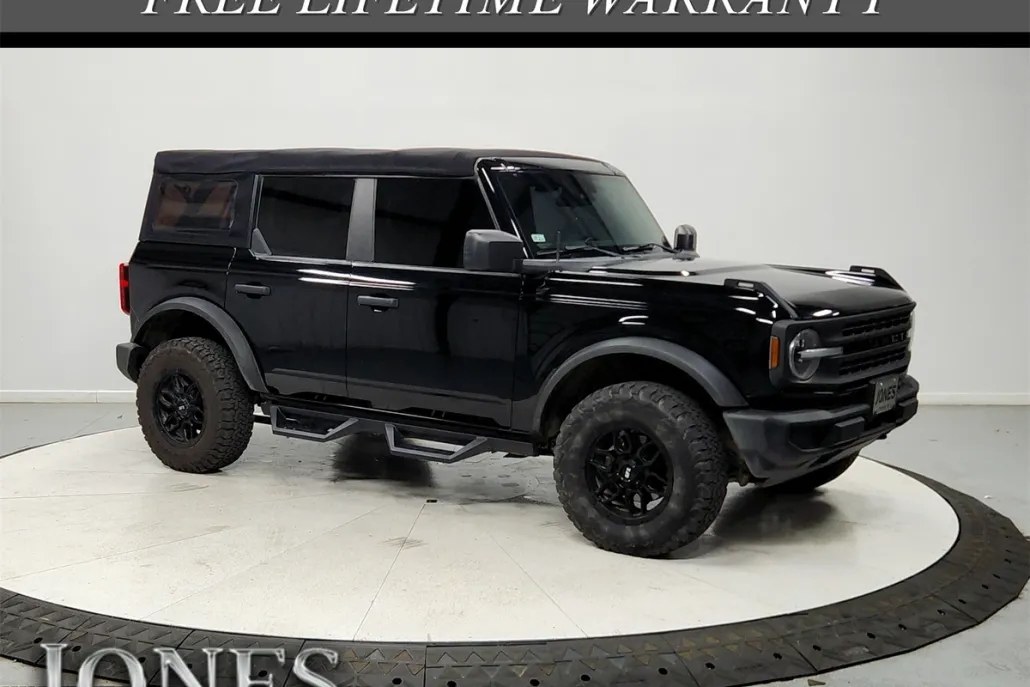2022 Ford Bronco Base photo 1