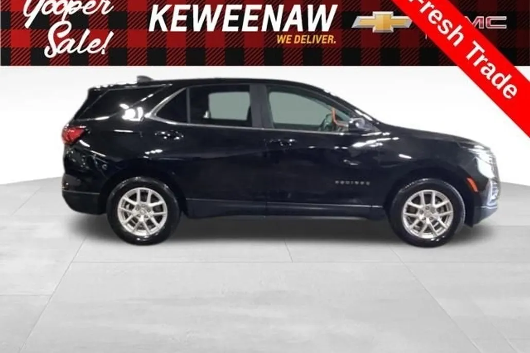 2023 Chevrolet Equinox LT photo 1
