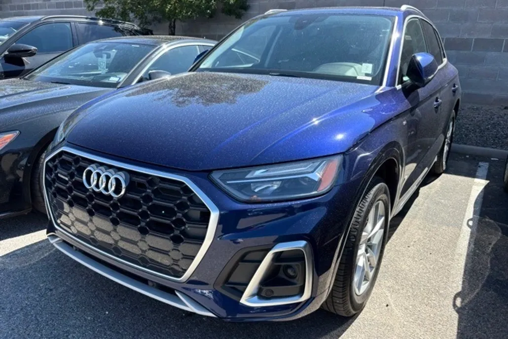 2022 Audi Q5 45 S line Premium photo 1