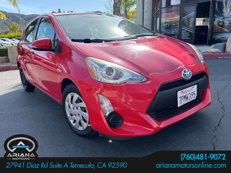 2015 Toyota Prius C Three photo 1