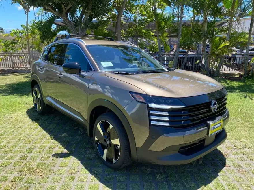 2026 Nissan Kicks SR photo 1