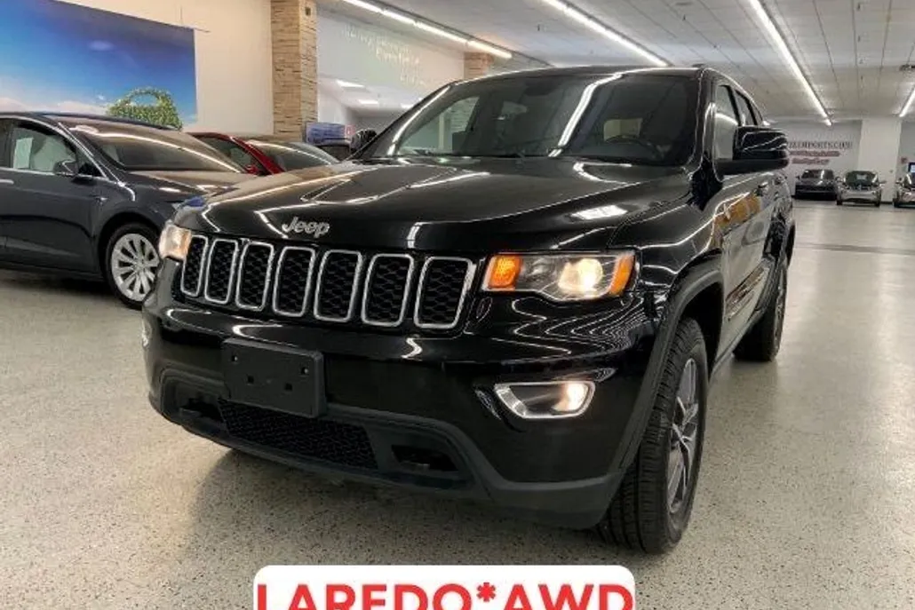 2020 Jeep Grand Cherokee photo 1