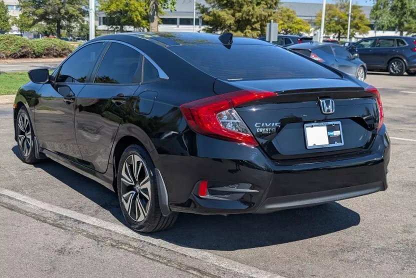 2017 Honda Civic EX-T photo 1