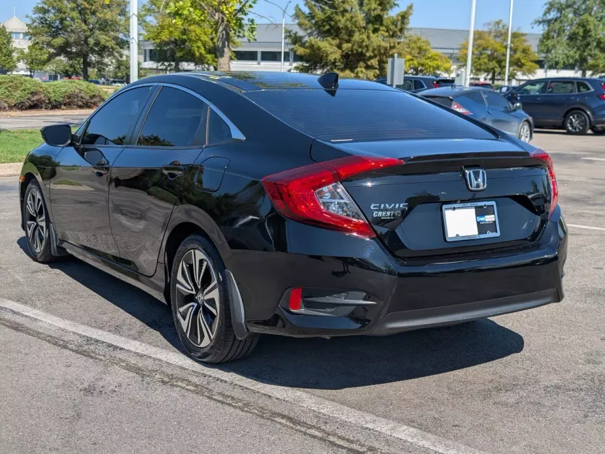 2017 Honda Civic EX-T photo 1