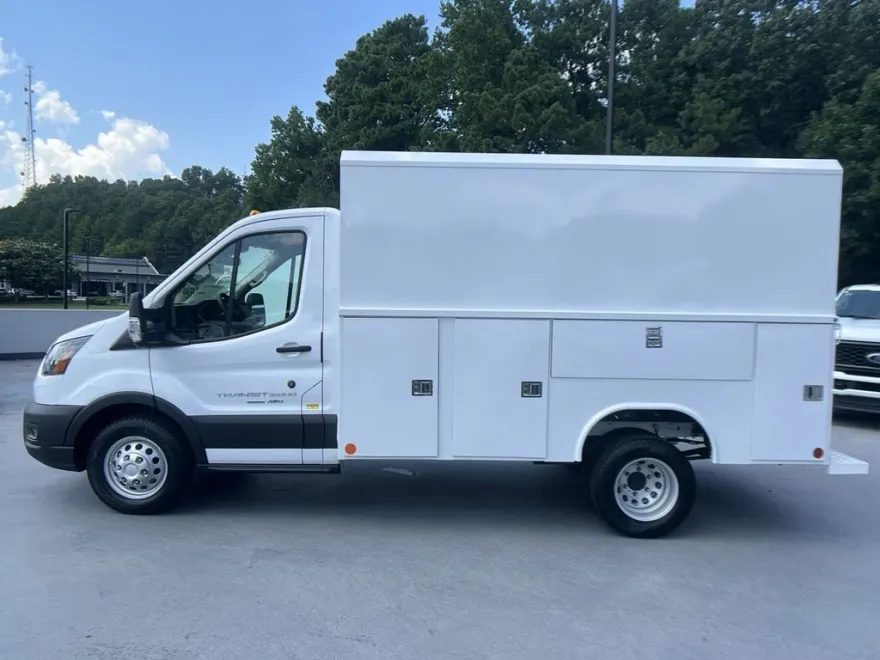 2024 Ford Transit Chassis Cutaway photo 1