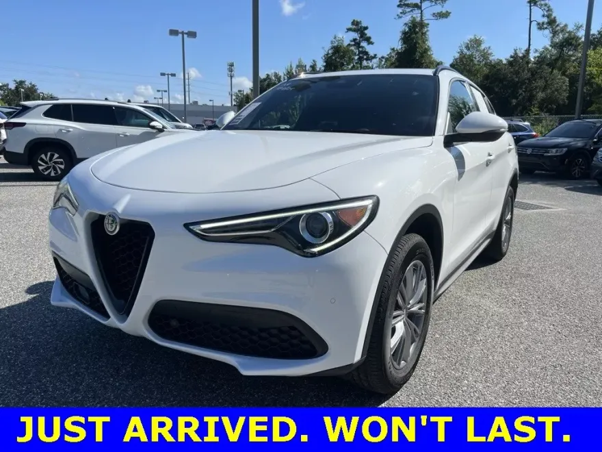 2022 Alfa Romeo Stelvio Sprint photo 1