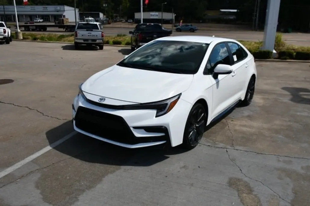 2026 Toyota Corolla SE photo 1
