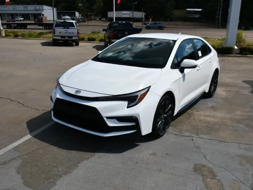 2026 Toyota Corolla SE photo 1