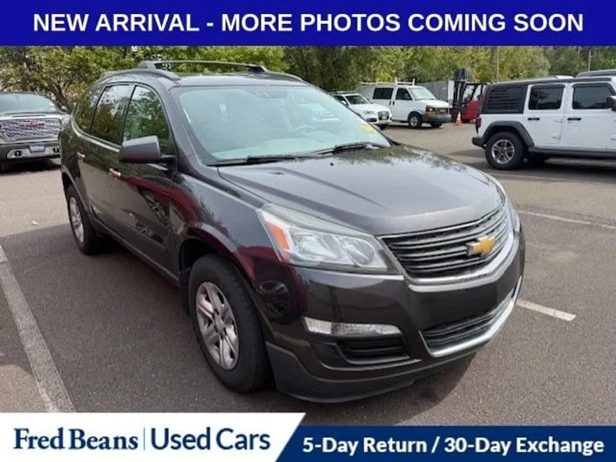 2014 Chevrolet Traverse LS photo 1