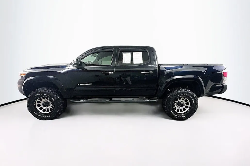 2018 Toyota Tacoma Limited V6 photo 1