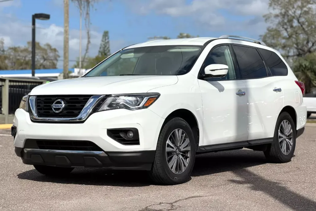 2020 Nissan Pathfinder SL photo 1