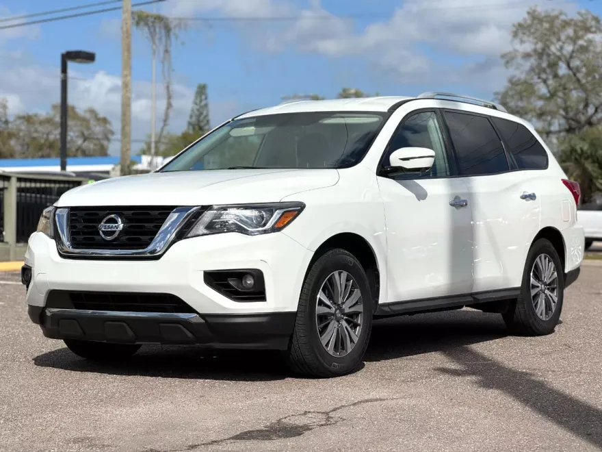 2020 Nissan Pathfinder SL photo 1