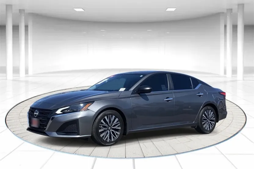 2024 Nissan Altima 2.5 SV photo 1