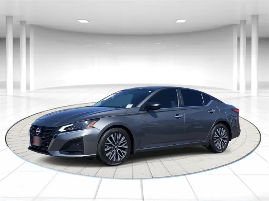 2024 Nissan Altima 2.5 SV photo 1