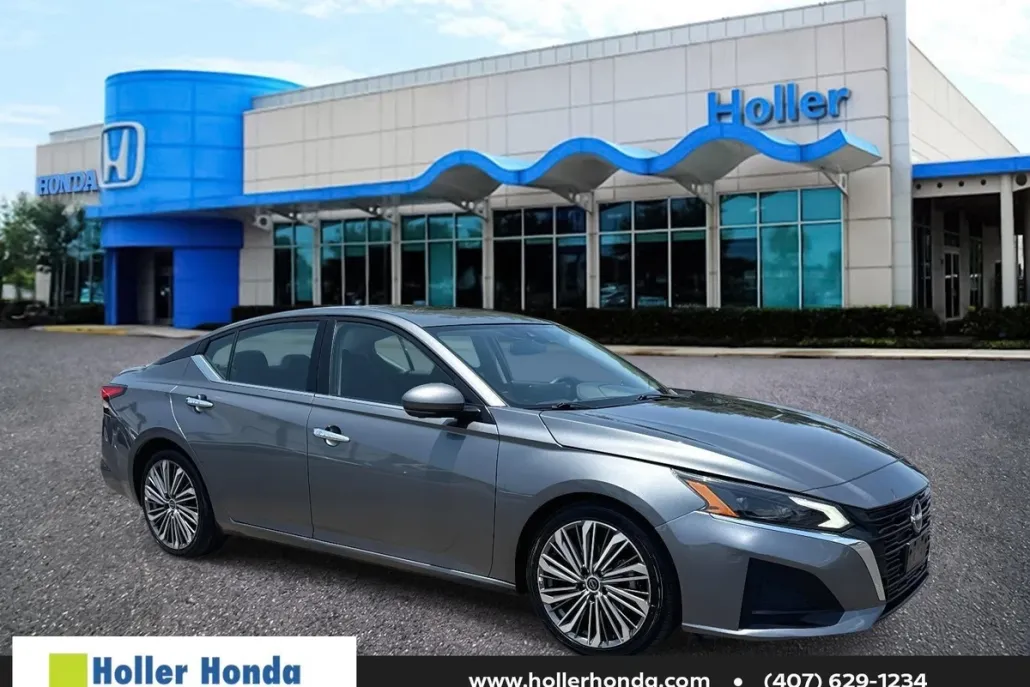 2023 Nissan Altima 2.5 SL photo 1