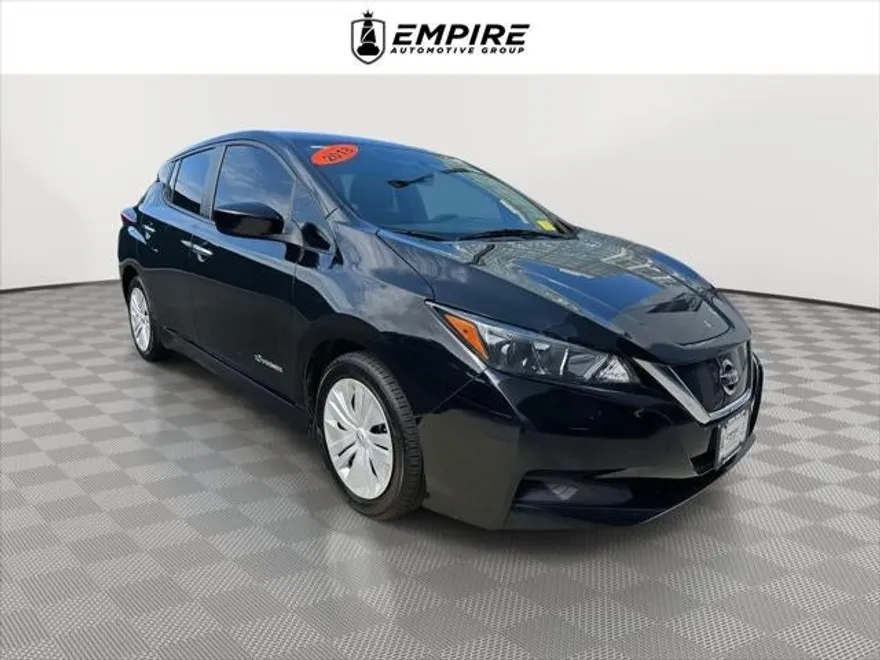 2018 Nissan Leaf S photo 1