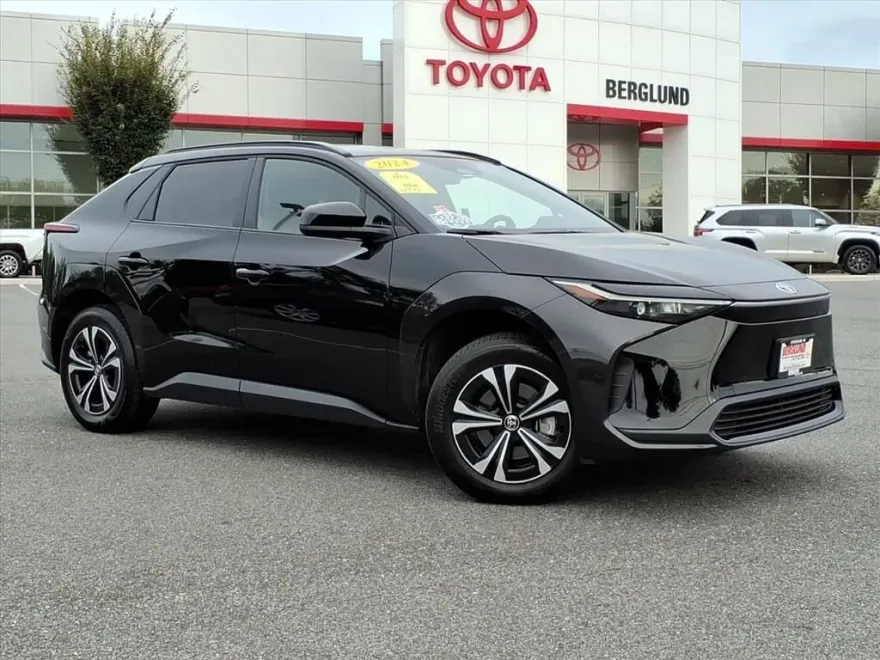 2024 Toyota bZ4X XLE photo 1