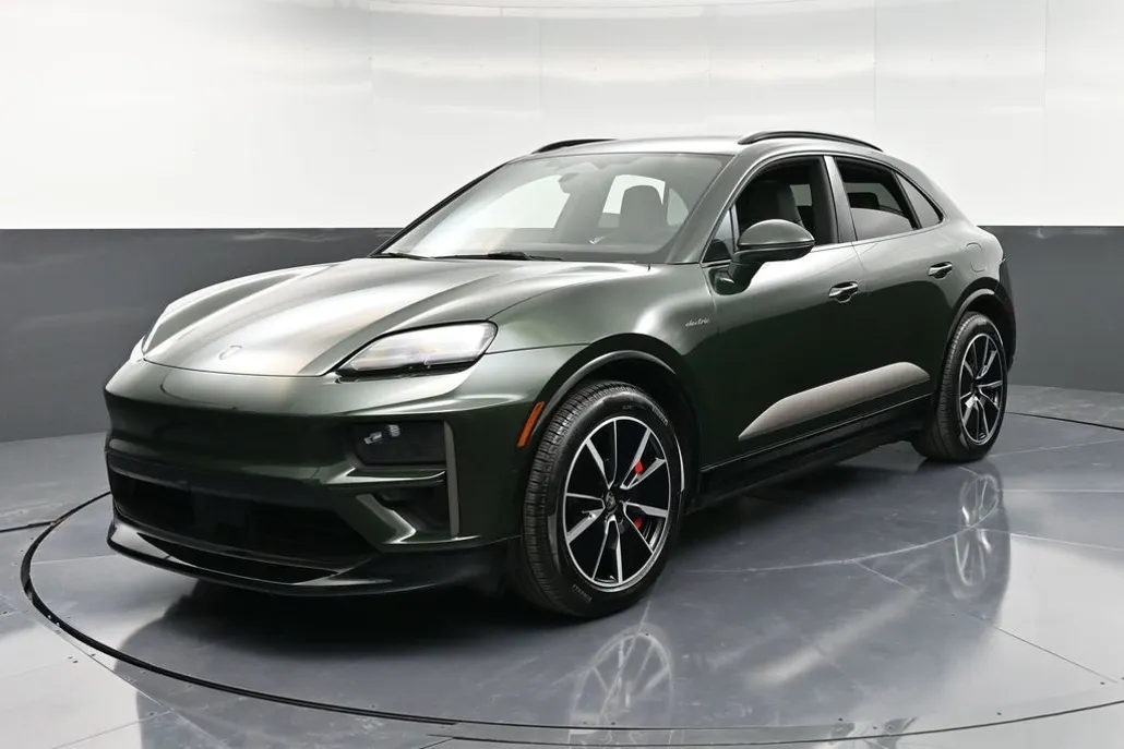 2024 Porsche Macan Turbo Electric photo 1