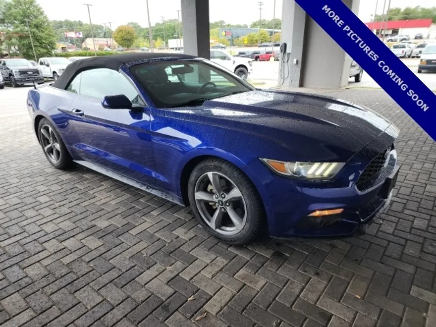 2016 Ford Mustang V6 Convertible photo 1