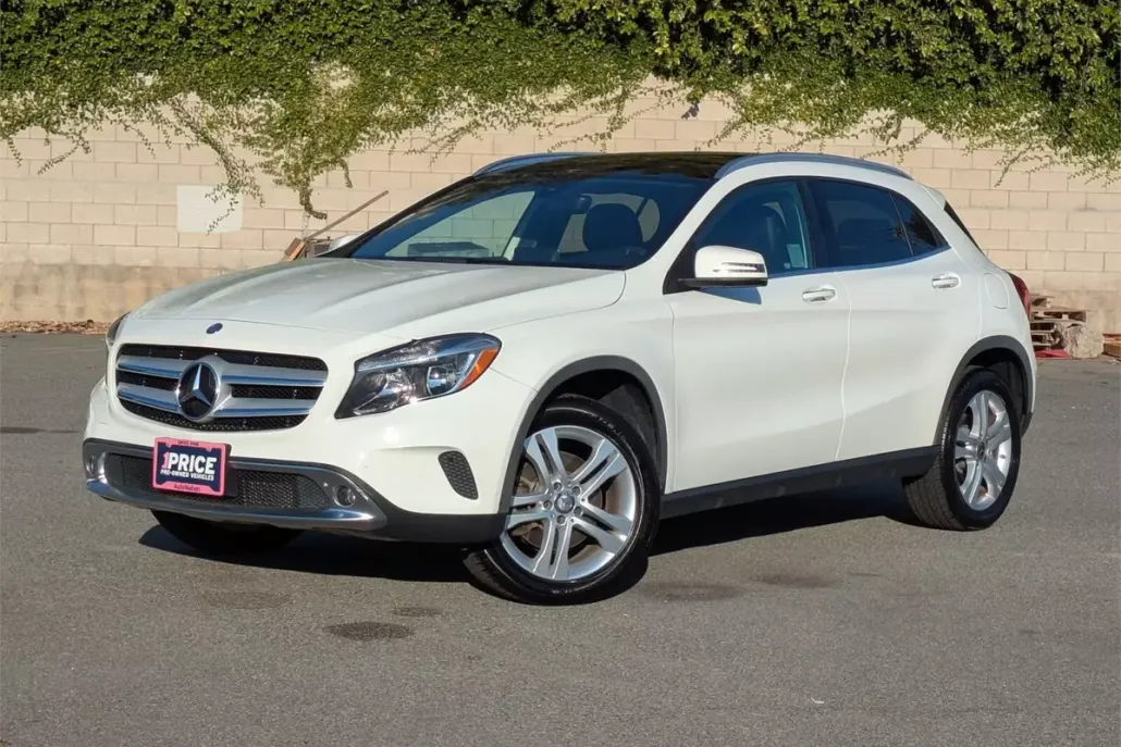 2017 Mercedes Benz GLA 250 4MATIC photo 1