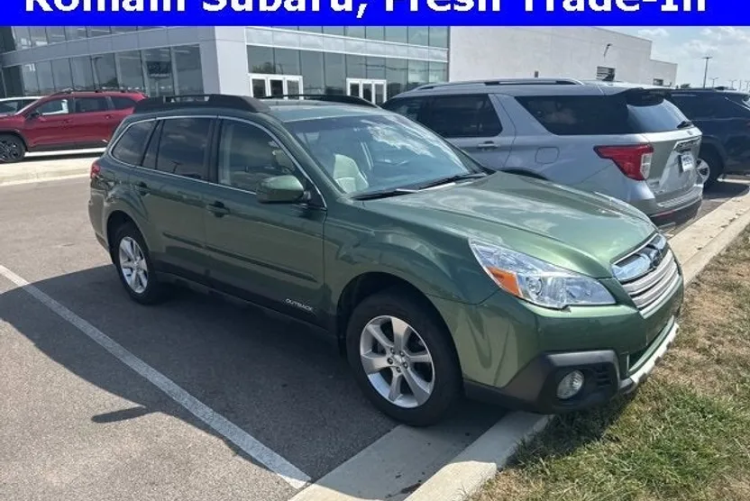 2014 Subaru Outback 2.5i Limited photo 1