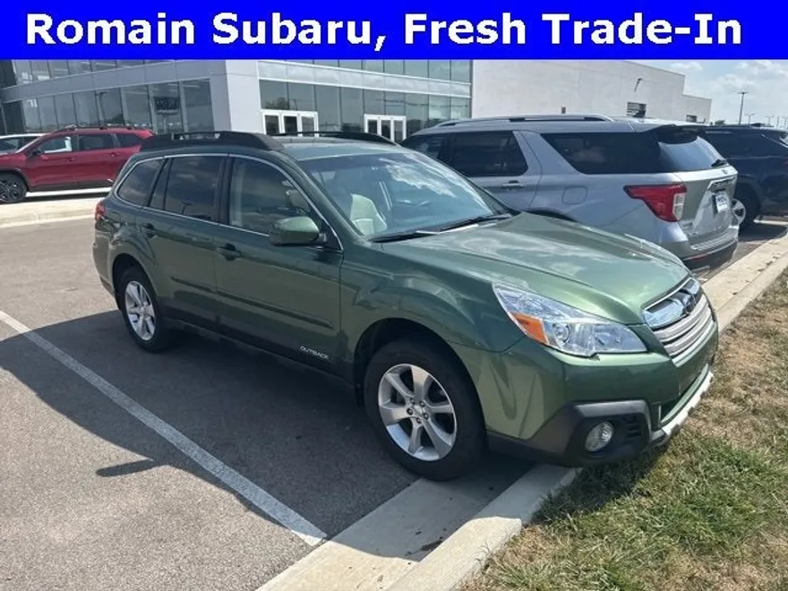 2014 Subaru Outback 2.5i Limited photo 1