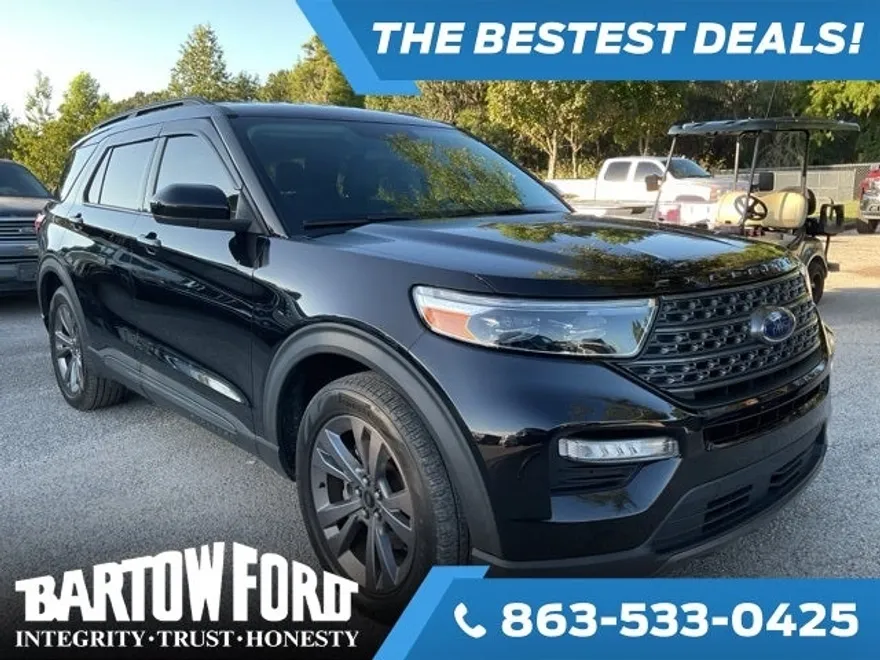 2022 Ford Explorer XLT photo 1