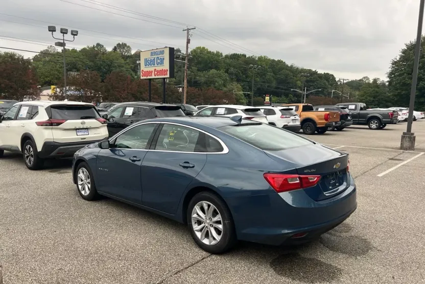 2024 Chevrolet Malibu 1LT photo 1