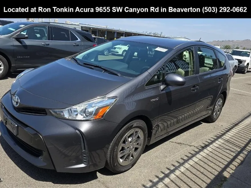 2017 Toyota Prius V Two photo 1