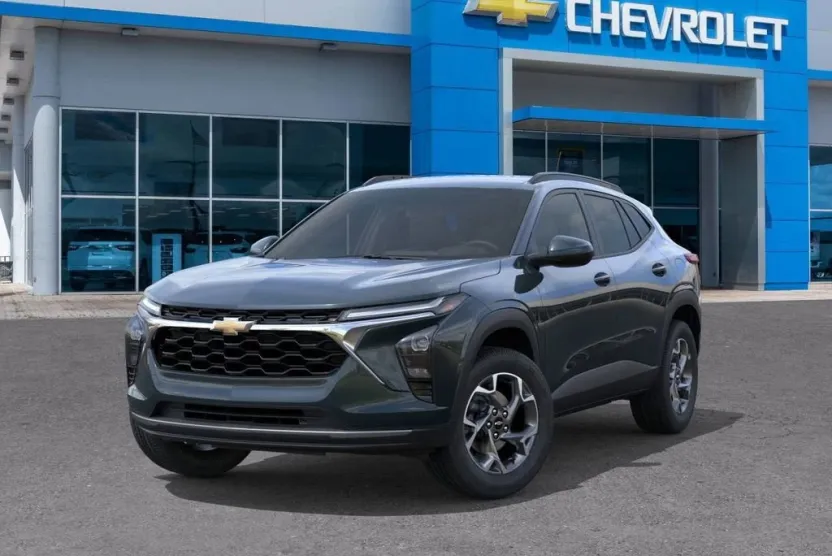 2025 Chevrolet Trax LT photo 1