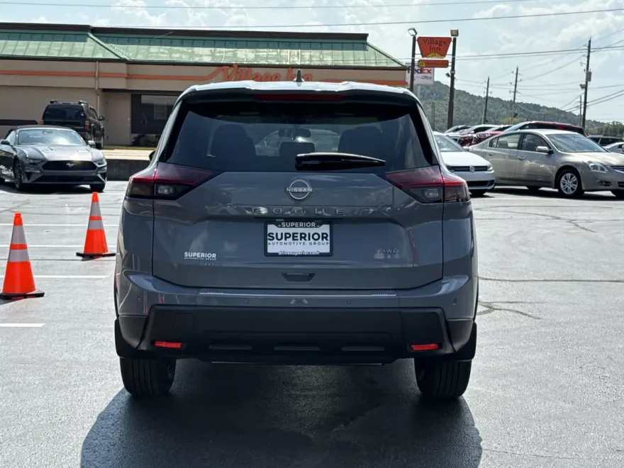 2026 Nissan Rogue SV photo 1
