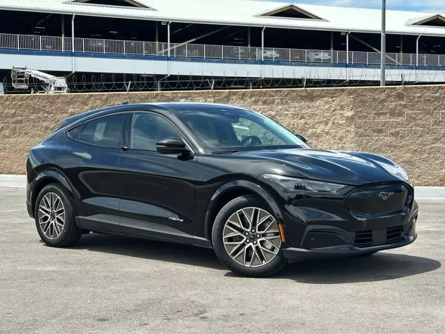 2025 Ford Mustang Mach-E Premium photo 1